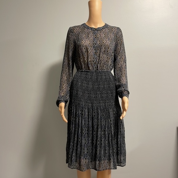 Forever 21 Long Sleeve Printed Midi Dress
